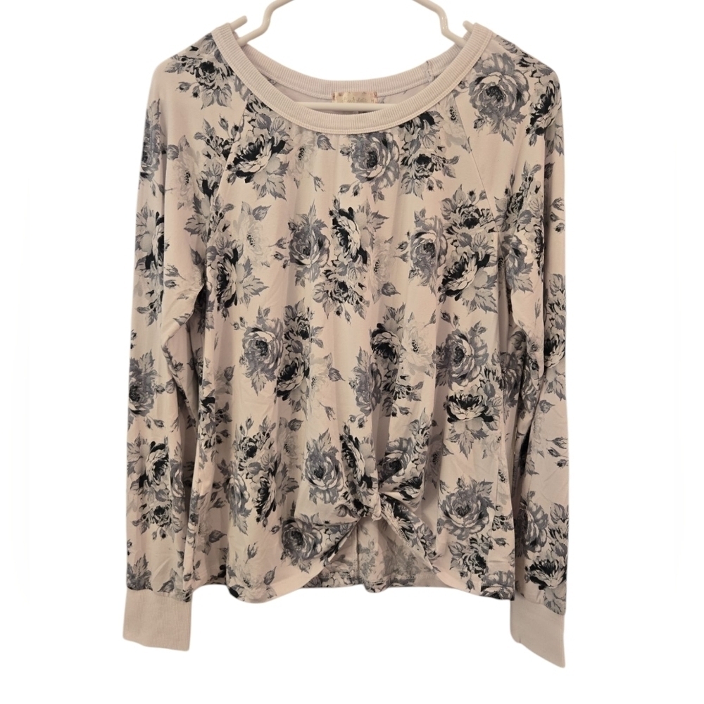 ALTAR'D STATE LONG SLEEVE KNOTTED FLORAL TOP. SIZE MEDIUM.